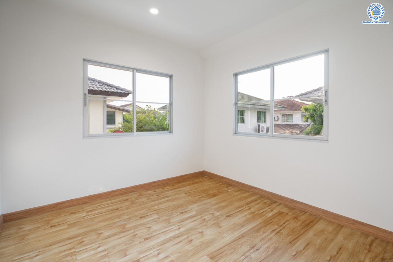 บ้านมือสองตกแต่งใหม่ ม.พฤกษ์ลดา1 บางใหญ่ หลังมุม บนเนื้อที่ 57 ตร.ว. ฟังก์ชัน 3 ห้องนอน 2 ห้องน้ำ 2 ที่จอดรถ ทำเลเดินทางสะดวก เชื่อมต่อถ.กาญจนาภิเษก เพียง 10 นาทีถึงรถไฟฟ้าสายสีม่วง "สถานีคลองบางไผ่" ใกล้เซ็นทรัลเวสต์เกต จองเลย!